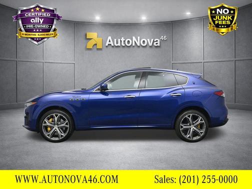 Blu Emozione Metallic 2022 Maserati Levante Modena