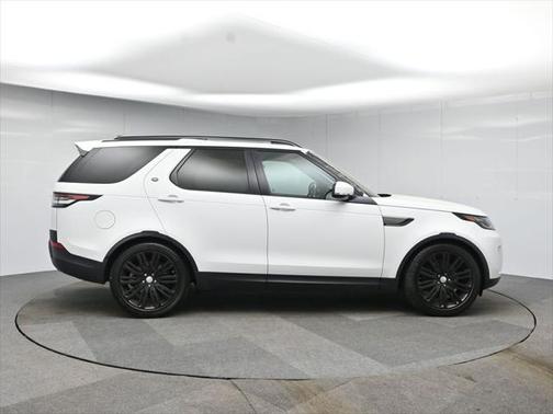 2017 Land Rover Discovery SE