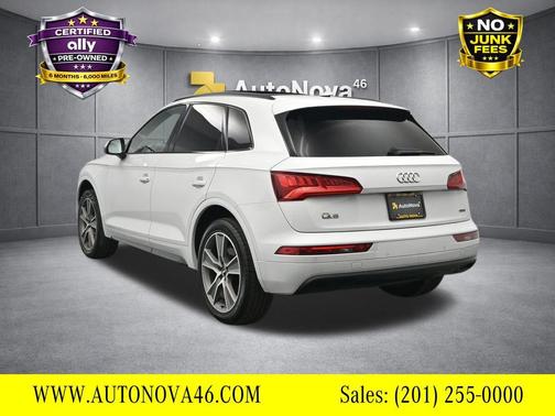 Glacier White Metallic 2019 Audi Q5 2.0T Premium Plus