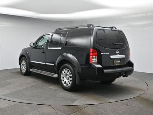2012 Nissan Pathfinder LE