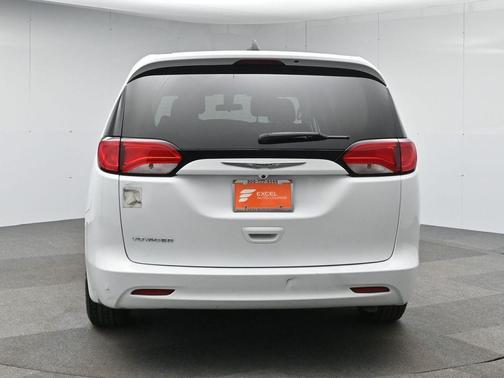 2021 Chrysler Voyager L