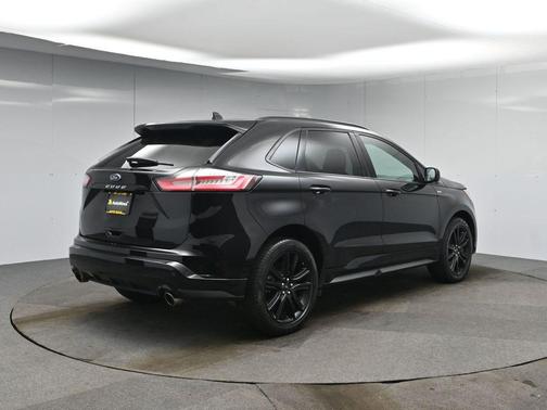 2021 Ford Edge ST Line