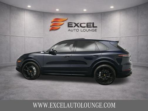 Moonlight Blue Metallic 2021 Porsche Cayenne Turbo