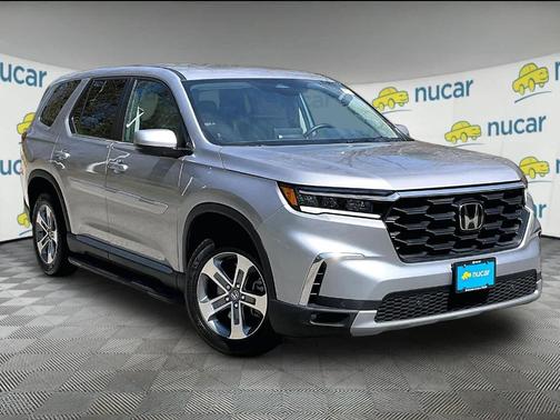 Silver 2024 Honda Pilot EX-L