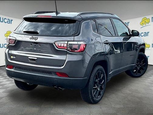 Gray 2022 Jeep Compass Altitude