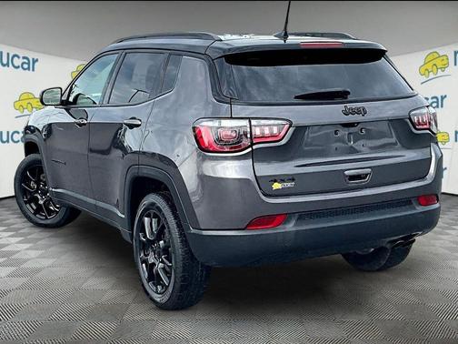 Gray 2022 Jeep Compass Altitude