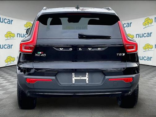 2021 Volvo XC40 T5 R-Design