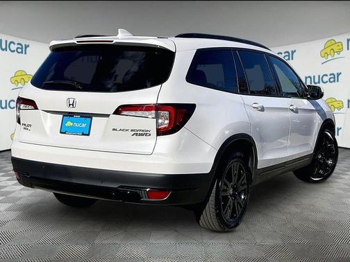 White 2022 Honda Pilot Black Edition