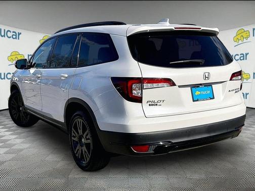 White 2022 Honda Pilot Black Edition