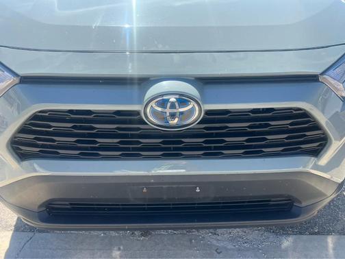 2020 Toyota RAV4 Hybrid XLE