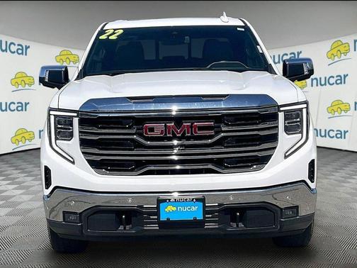 White 2022 GMC Sierra 1500 SLT