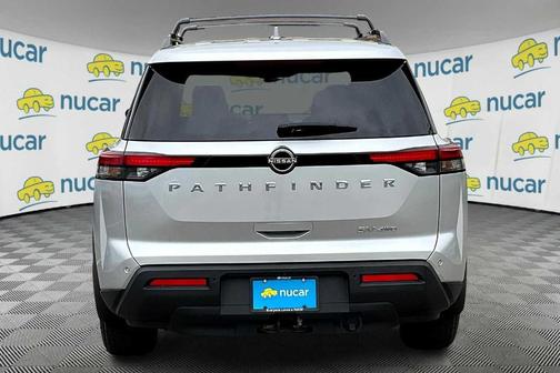 2022 Nissan Pathfinder SV