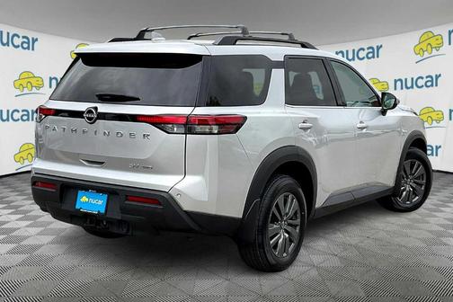 2022 Nissan Pathfinder SV
