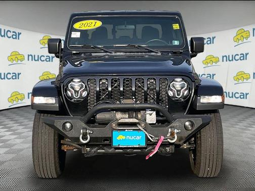 Black 2021 Jeep Gladiator Sport