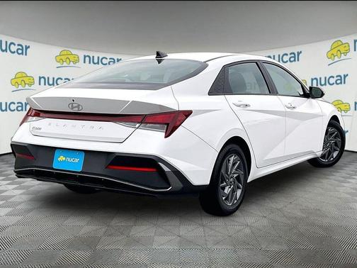 White 2024 Hyundai ELANTRA SEL