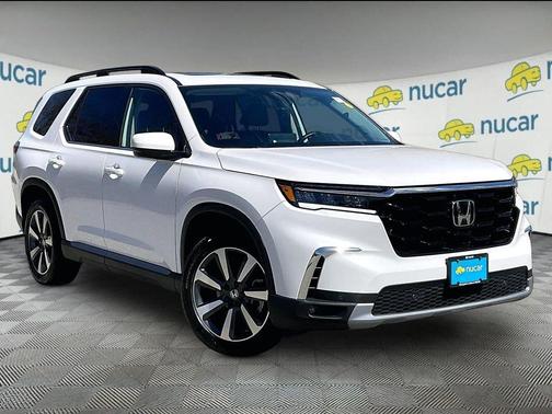 White 2025 Honda Pilot Touring
