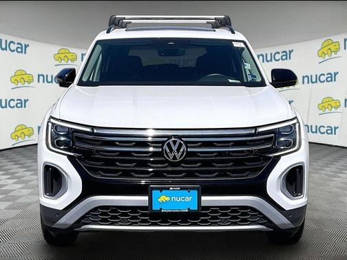 Pure White 2024 Volkswagen Atlas 2.0T Peak Edition SE w/Technology