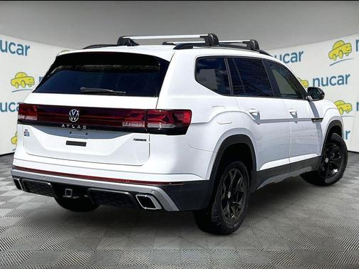 Pure White 2024 Volkswagen Atlas 2.0T Peak Edition SE w/Technology
