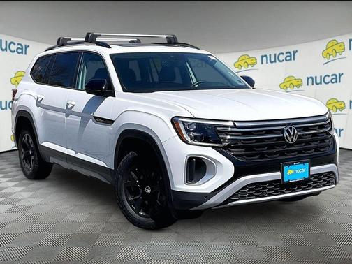 Pure White 2024 Volkswagen Atlas 2.0T Peak Edition SE w/Technology