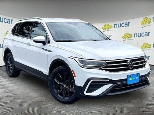 Pure White 2024 Volkswagen Tiguan 2.0T SE