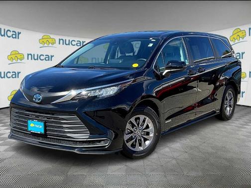 2021 Toyota Sienna LE