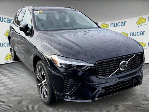 2024 Volvo XC60 B5 Plus Dark Theme