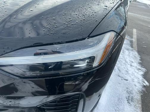 2024 Volvo XC60 B5 Plus Dark Theme