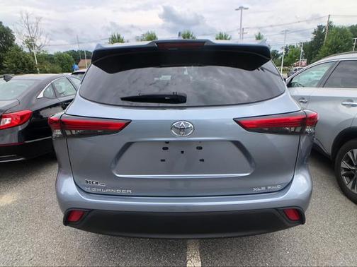 Photo 5 of 35 of 2021 Toyota Highlander XLE