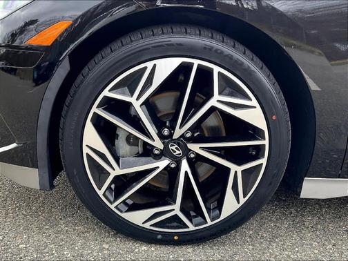 2024 Hyundai IONIQ 6 SEL