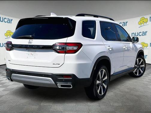 Platinum White Pearl 2023 Honda Pilot Elite