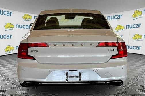 2017 Volvo S90 T6 Momentum