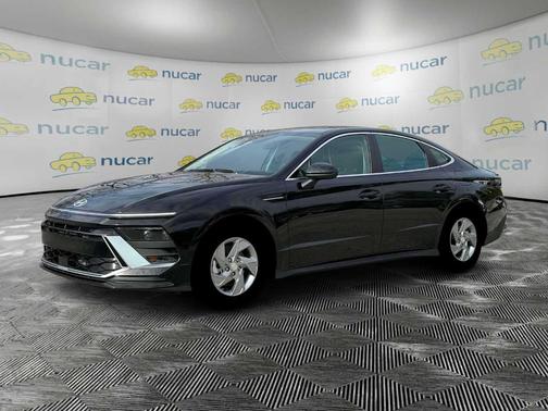 Black 2025 Hyundai SONATA SE