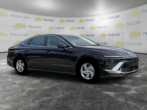 Black 2025 Hyundai SONATA SE