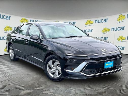 Black 2025 Hyundai SONATA SE