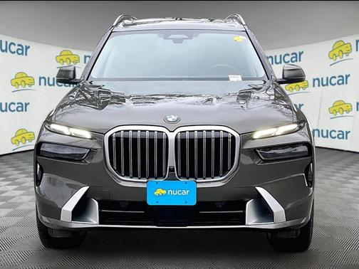 Manhattan Green Metallic 2024 BMW X7 xDrive40i