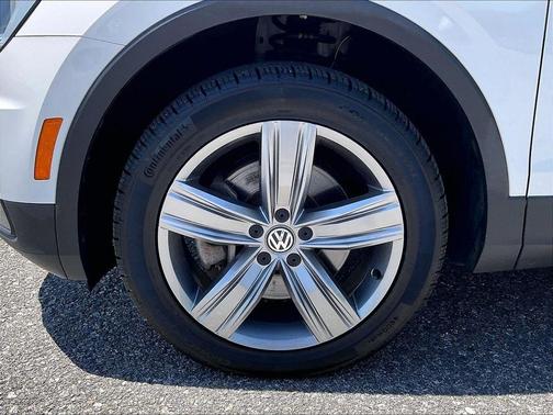 Pure White 2020 Volkswagen Tiguan 2.0T SEL