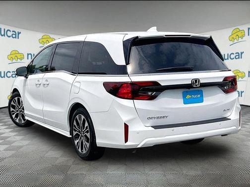 White 2025 Honda Odyssey Elite
