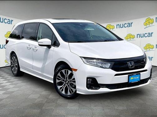 White 2025 Honda Odyssey Elite