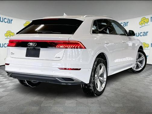 2022 Audi Q8 55 Premium Plus