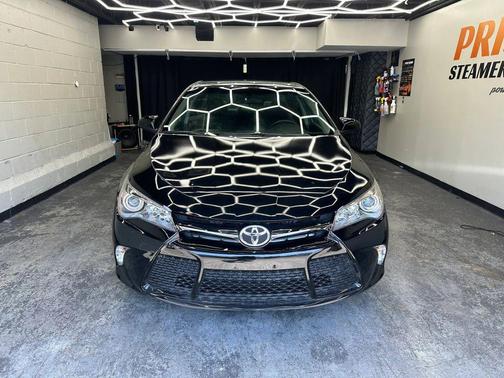 Black 2017 Toyota Camry SE