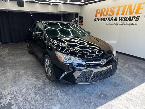 Black 2017 Toyota Camry SE