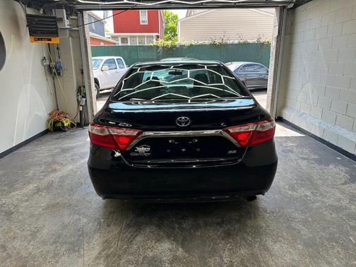 Black 2017 Toyota Camry SE