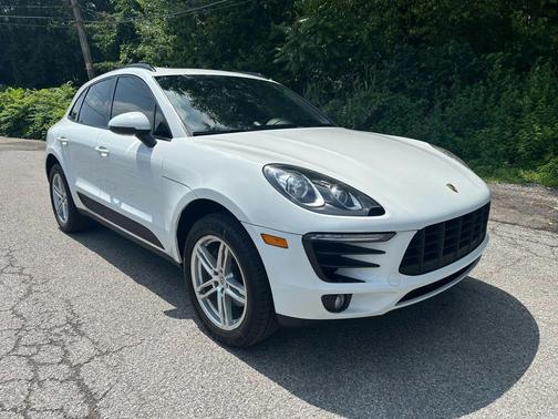 2018 Porsche Macan Sport Utility 4D