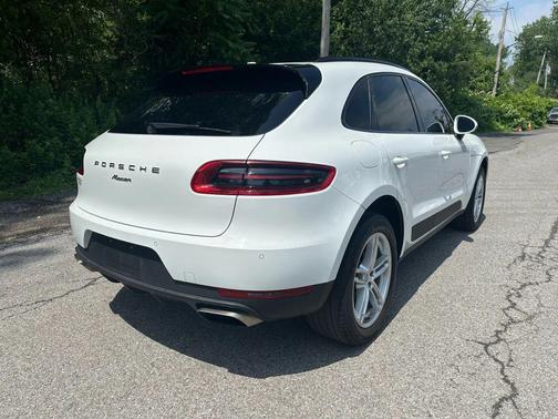 2018 Porsche Macan Sport Utility 4D