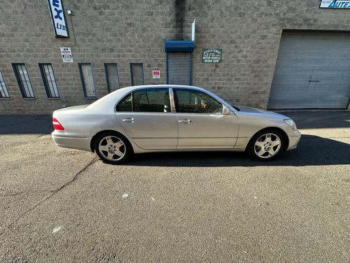 2005 Lexus LS 430 Base