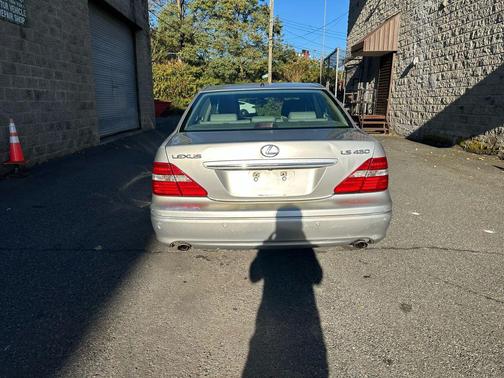2005 Lexus LS 430 Base