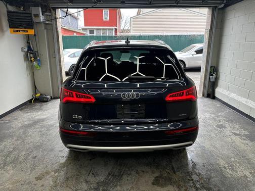 Blue 2019 Audi Q5 45 Premium