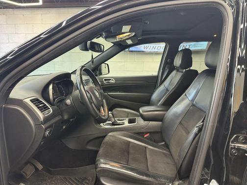 Diamond Black Crystal Pearlcoat 2019 Jeep Grand Cherokee Altitude