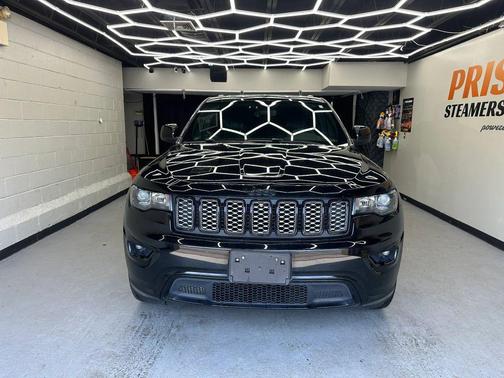 Diamond Black Crystal Pearlcoat 2019 Jeep Grand Cherokee Altitude