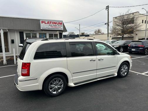 2008 Chrysler Town & Country Limited